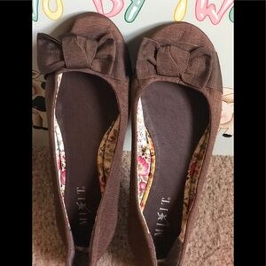MIX IT CHOCOLATE FLATS BOW LIKE NEW